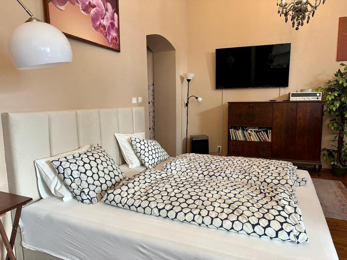 Home Away Main Square Apartment Попрад Екстериор снимка