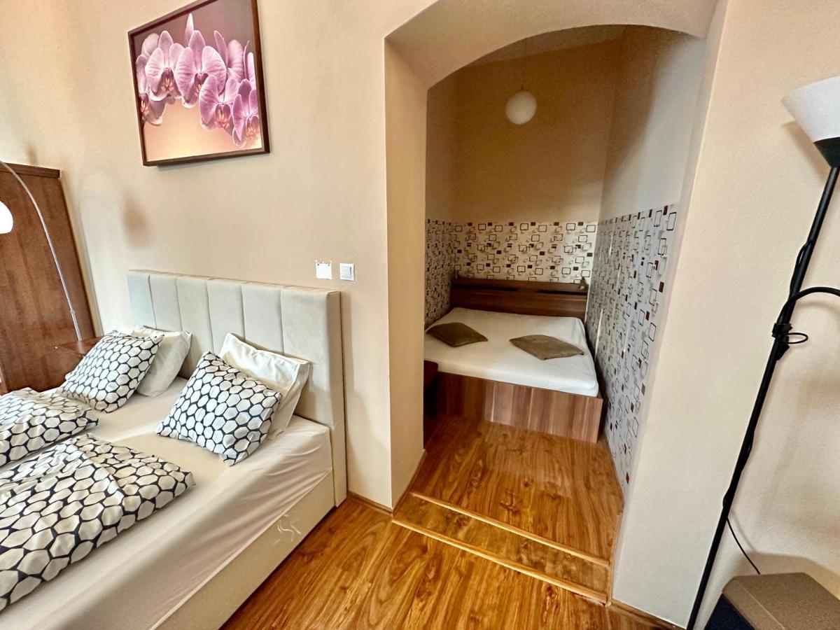 Home Away Main Square Apartment Попрад Екстериор снимка