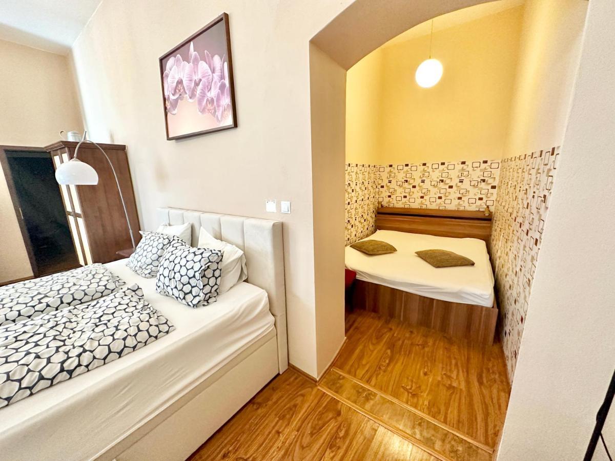 Home Away Main Square Apartment Попрад Екстериор снимка