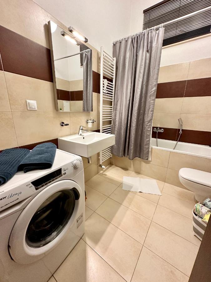 Home Away Main Square Apartment Попрад Екстериор снимка